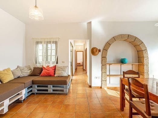 3 bedroom Villa for rent in Guimar with garage - € 1,300 (Ref: 9721094)