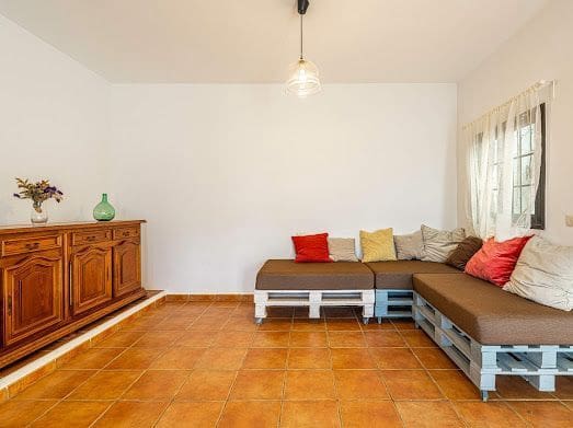 3 bedroom Villa for rent in Guimar with garage - € 1,300 (Ref: 9721094)