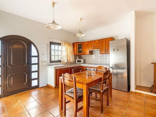 3 bedroom Villa for rent in Guimar with garage - € 1,300 (Ref: 9721094)