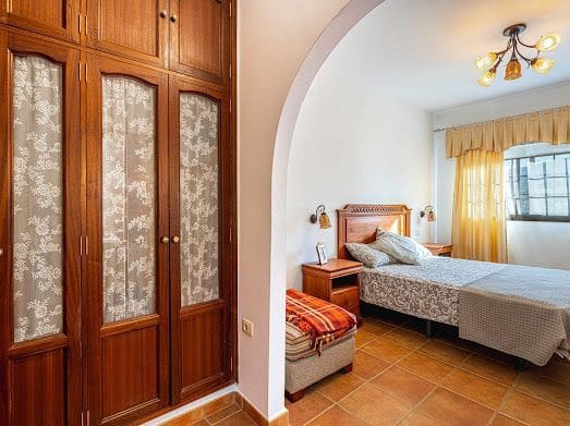 3 bedroom Villa for rent in Guimar with garage - € 1,300 (Ref: 9721094)