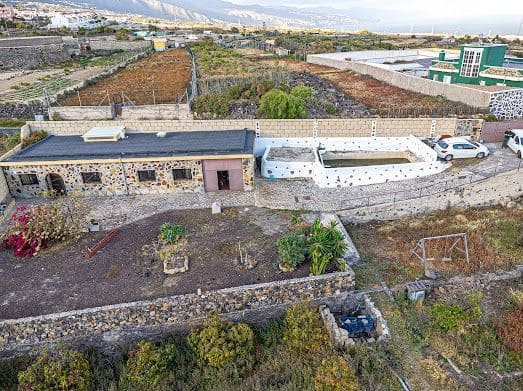 3 bedroom Villa for rent in Guimar with garage - € 1,300 (Ref: 9721094)