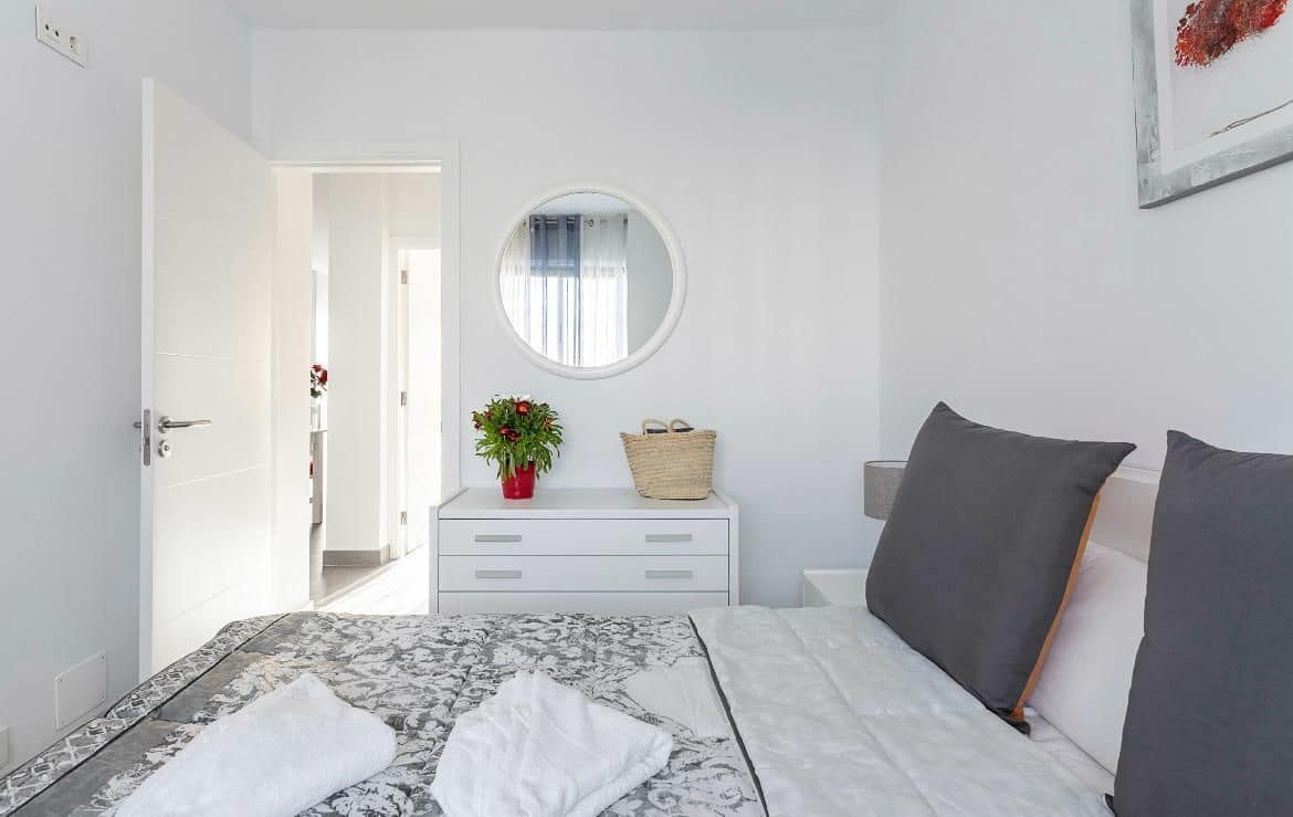 2 slaapkamer Flat te huur in Los Cristianos - € 1.350 (Ref: 9745221)