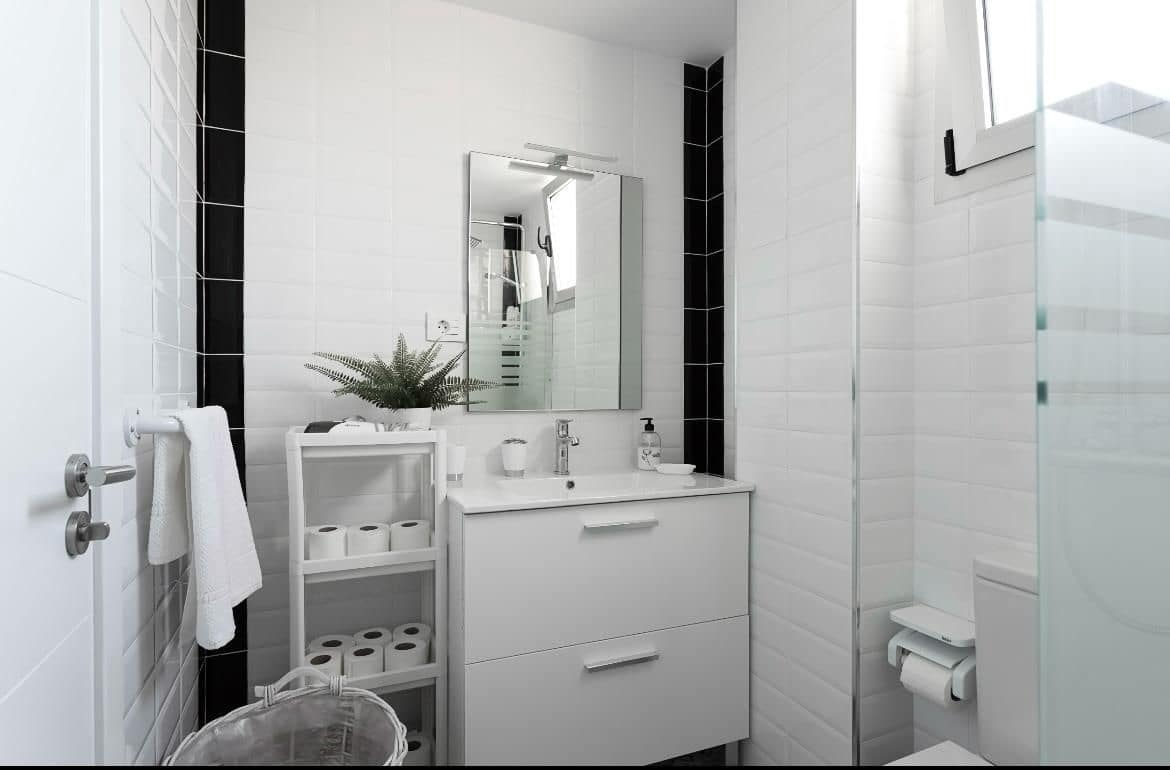 2 slaapkamer Flat te huur in Los Cristianos - € 1.350 (Ref: 9745221)