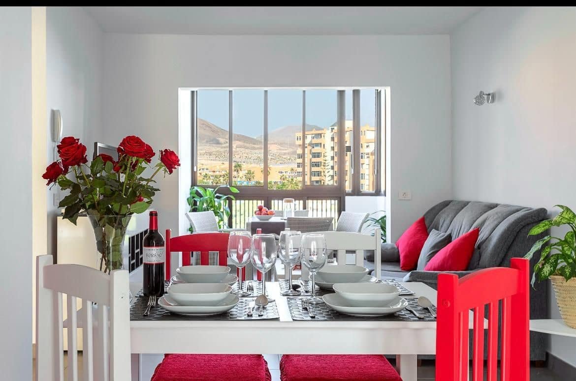 2 slaapkamer Flat te huur in Los Cristianos - € 1.350 (Ref: 9745221)