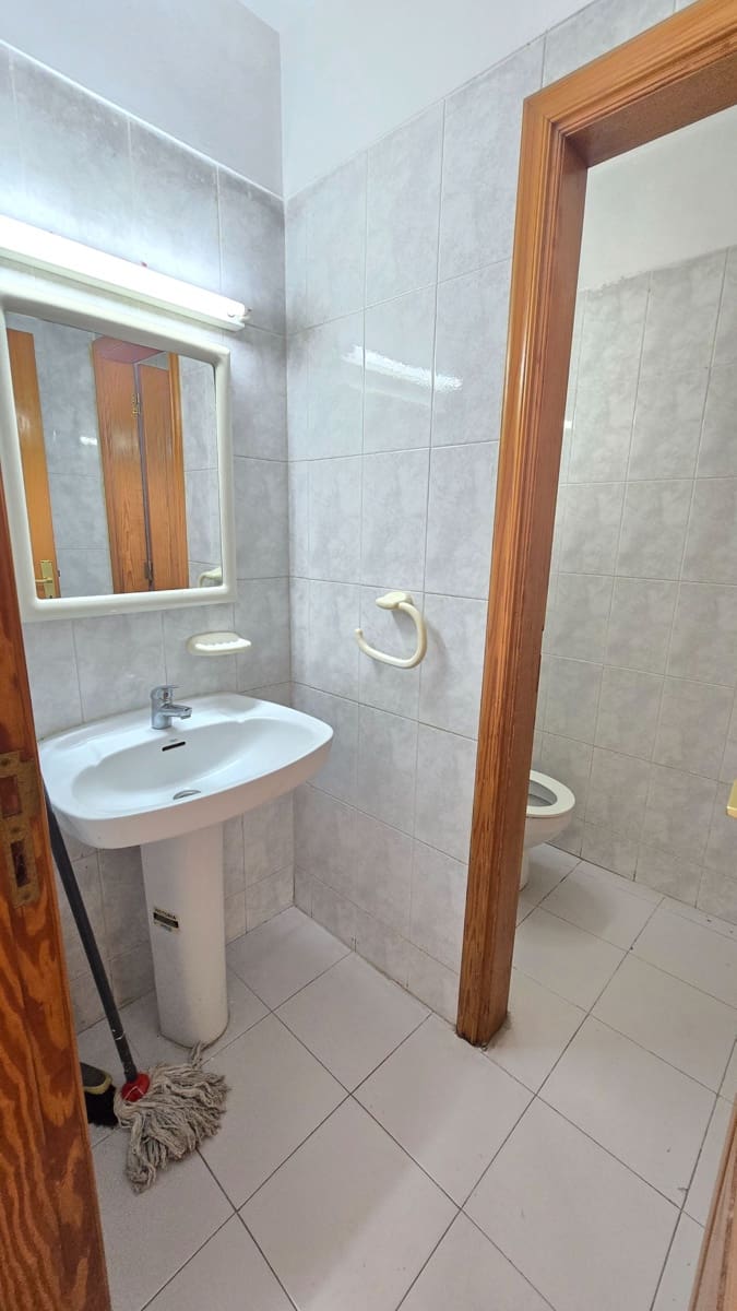 Commercieel te huur in Arona - € 1.380 (Ref: 9806090)