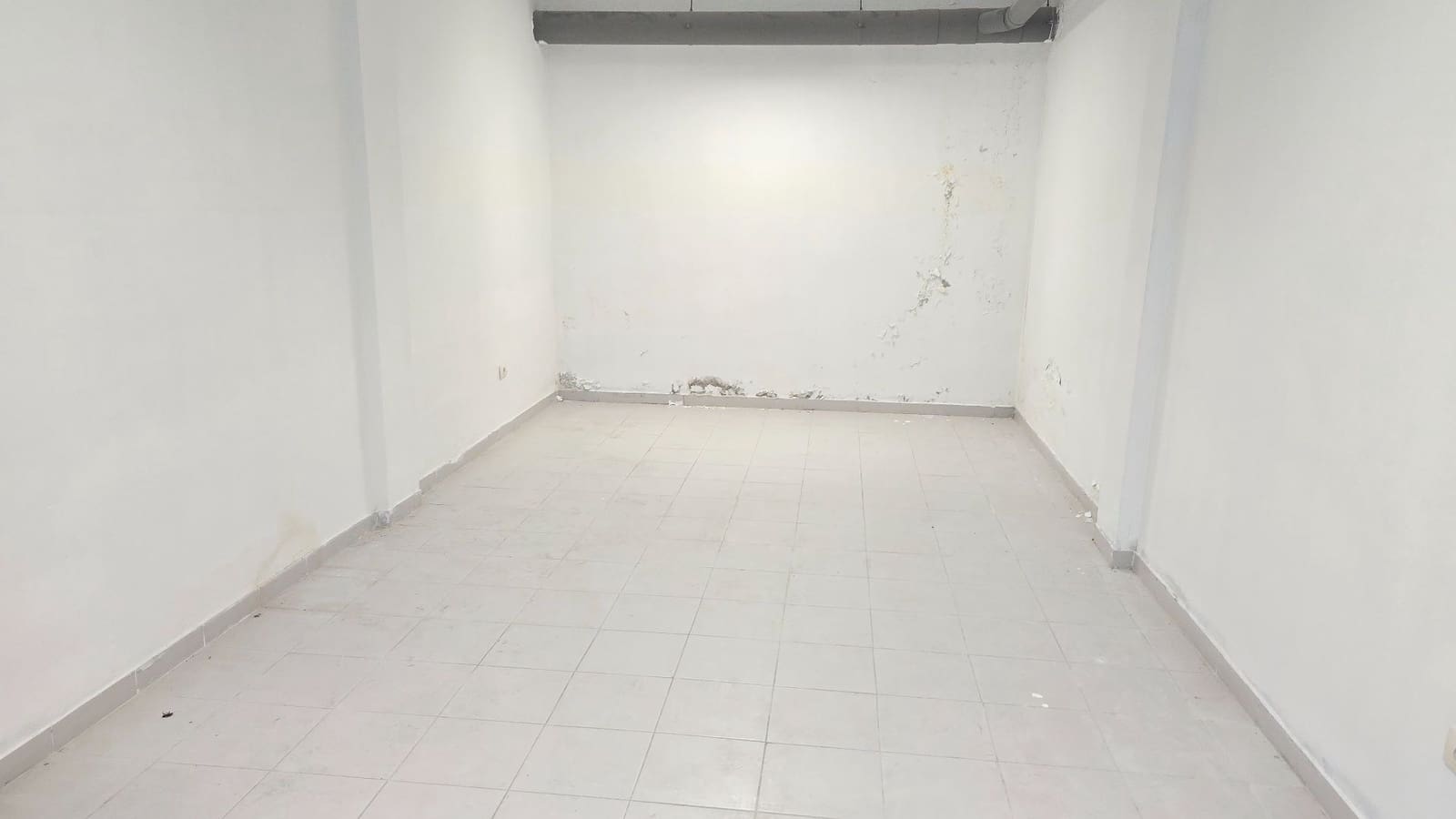 Commercieel te huur in Arona - € 1.380 (Ref: 9806090)