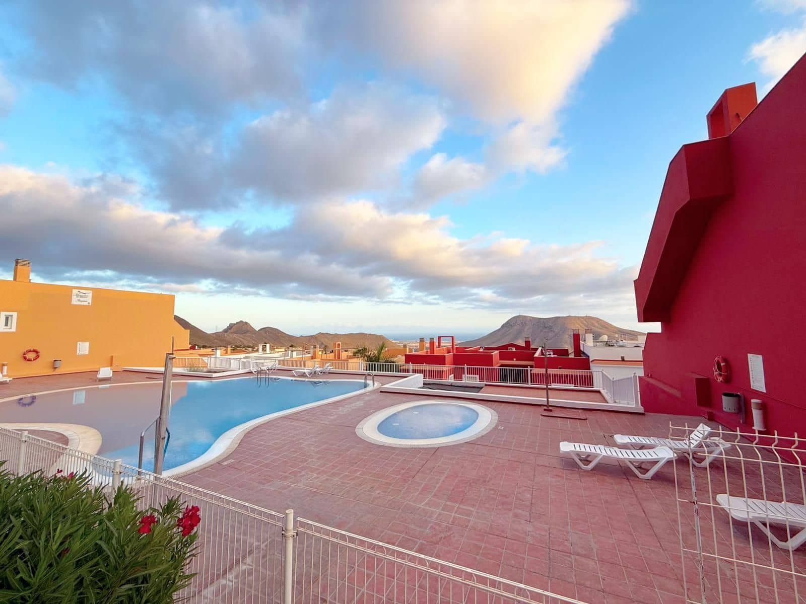 2 Zimmer Wohnung zu verkaufen in Chayofa mit Pool Garage - 369.000 € (Ref: 9814198)
