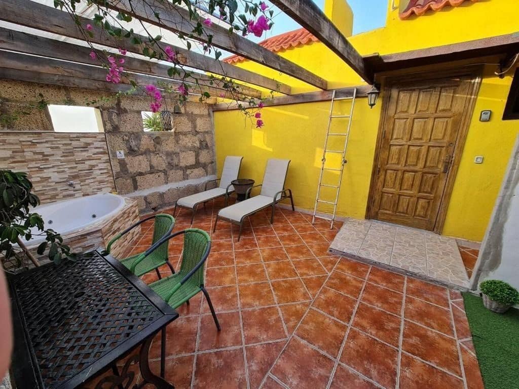 2 sovrum Lägenhet att hyra i Guia de Isora med garage - 770 € (Ref: 9891677)