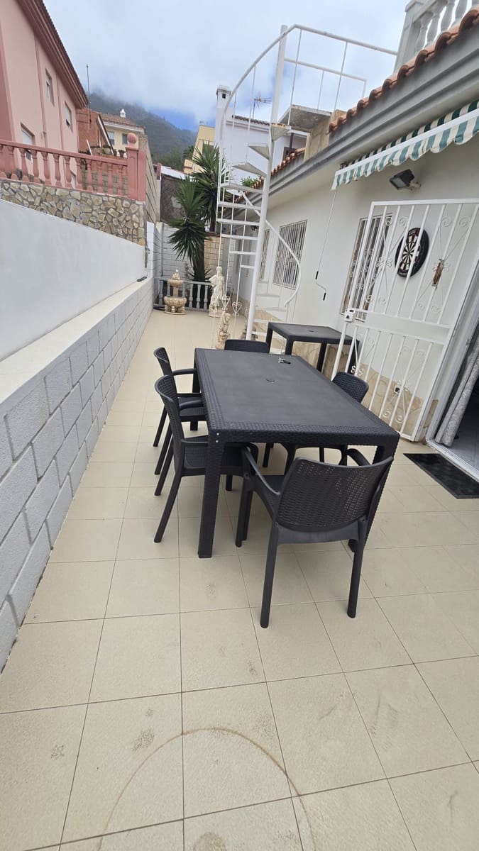 3 quarto Moradia para arrendar em Adeje - 1 800 € (Ref: 9921684)
