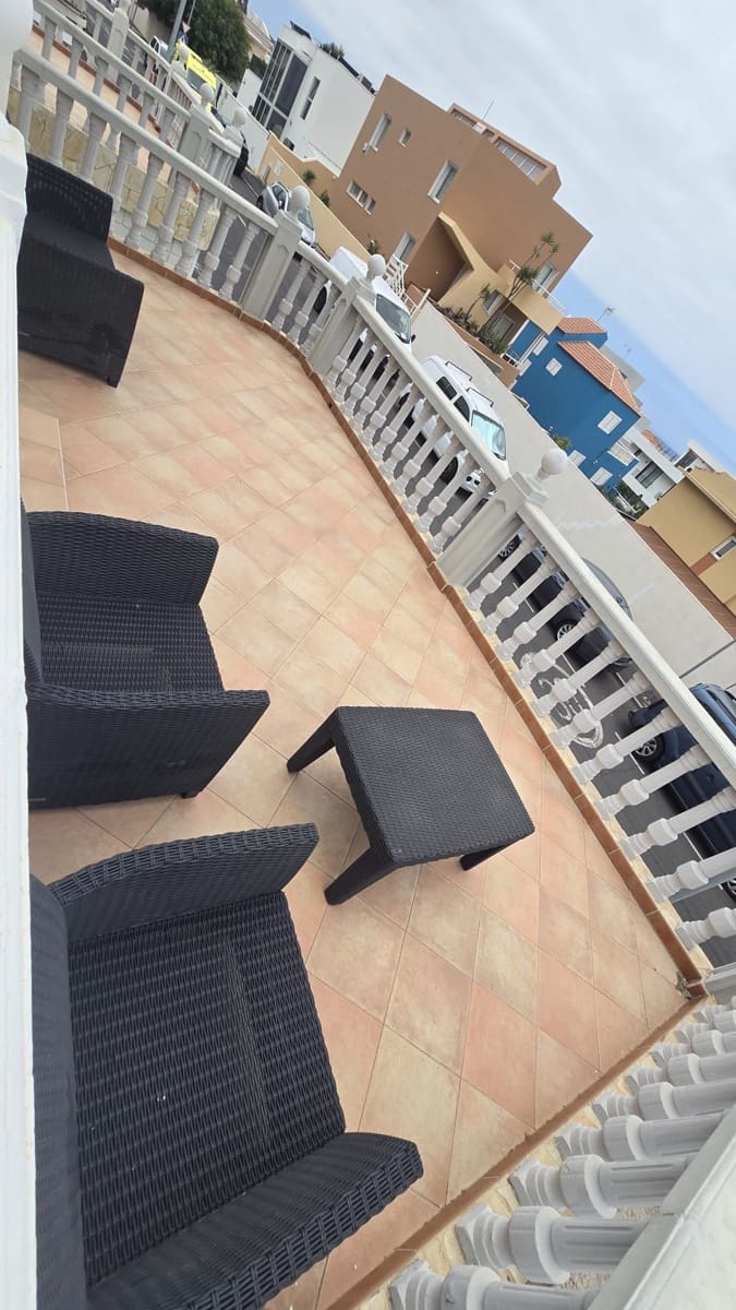 3 quarto Moradia para arrendar em Adeje - 1 800 € (Ref: 9921684)