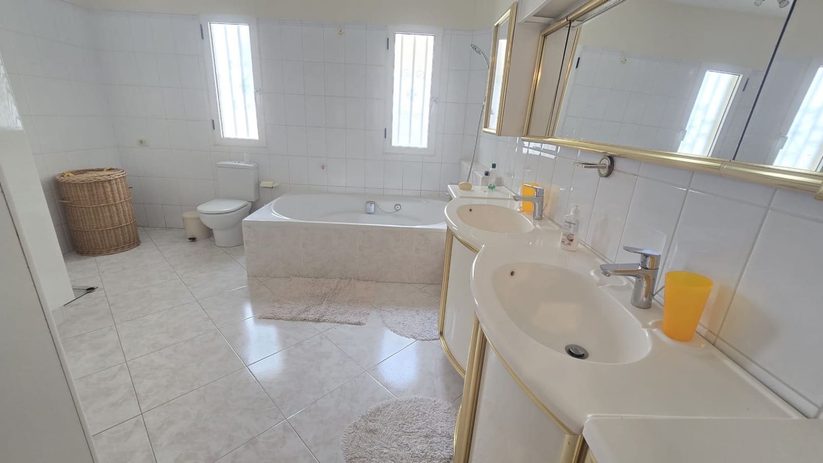 3 quarto Moradia para arrendar em Adeje - 1 800 € (Ref: 9921684)