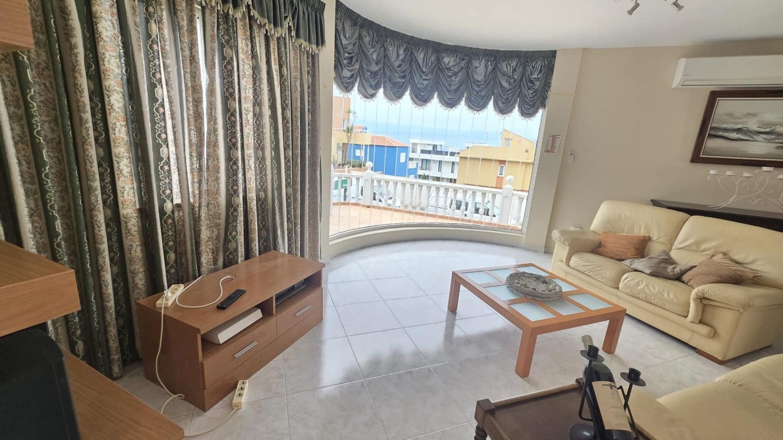 3 quarto Moradia para arrendar em Adeje - 1 800 € (Ref: 9921684)