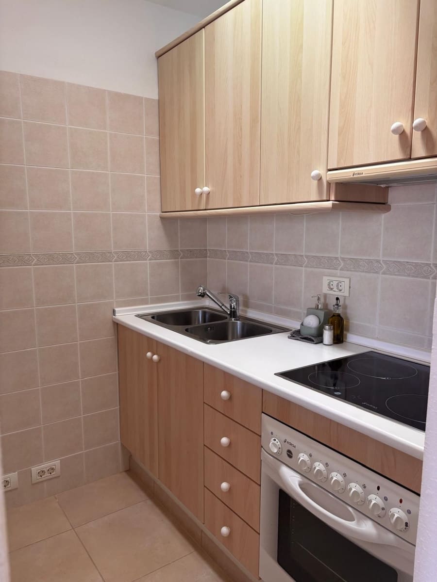1 bedroom Flat for rent in Arona with pool - € 880 (Ref: 9939325)