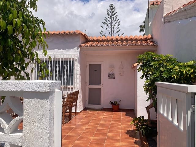 1 bedroom Flat for rent in Costa del Silencio, Arona with pool - € 880 (Ref: 9939325)