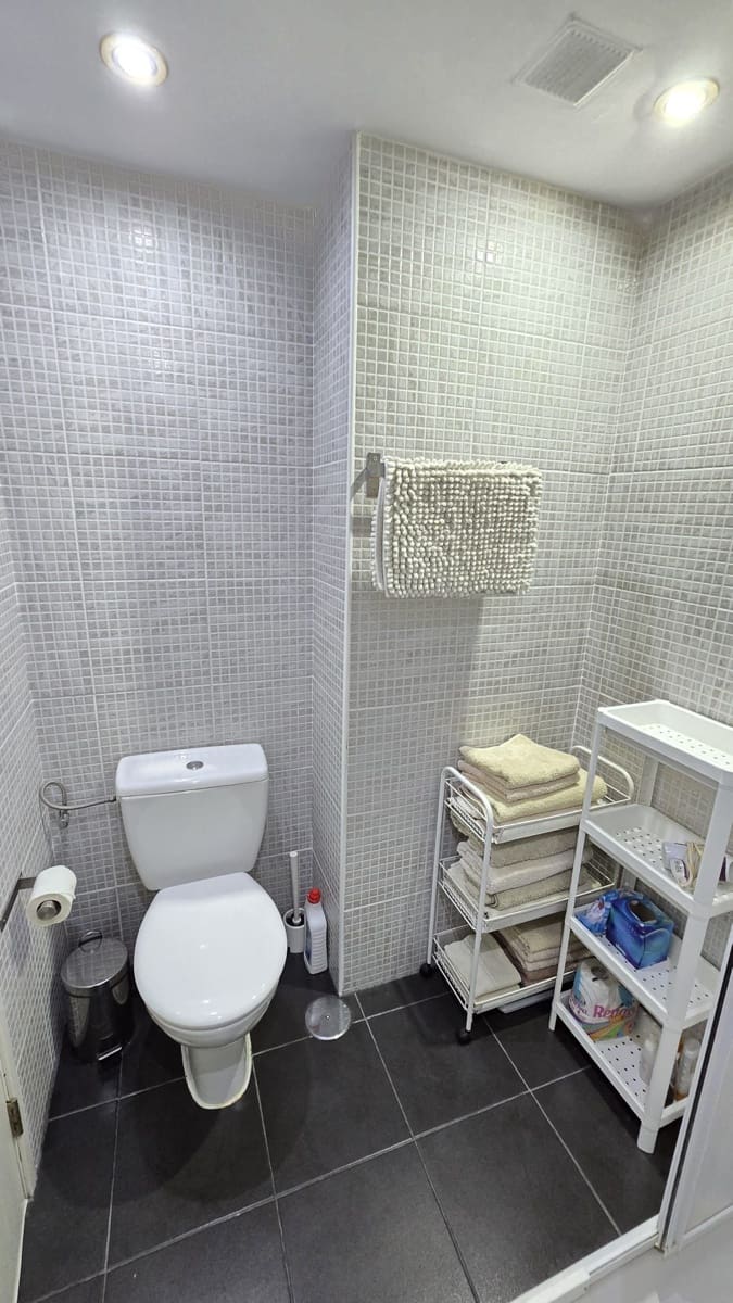 Studio for rent in Los Cristianos with pool - € 1,200 (Ref: 9956777)