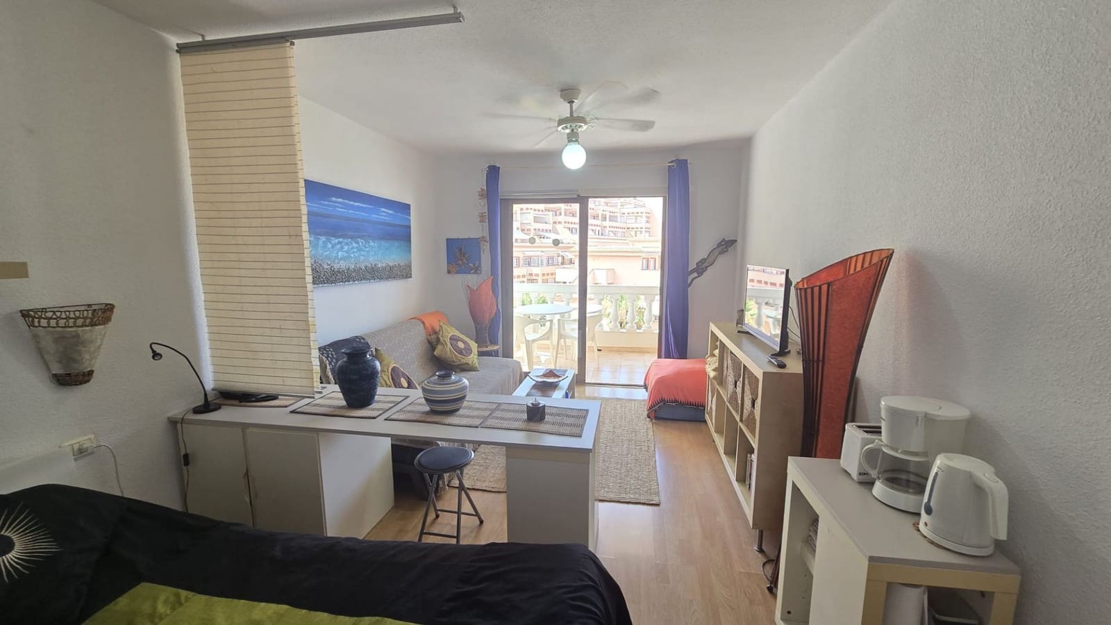 Studio for rent in Los Cristianos with pool - € 1,200 (Ref: 9956777)