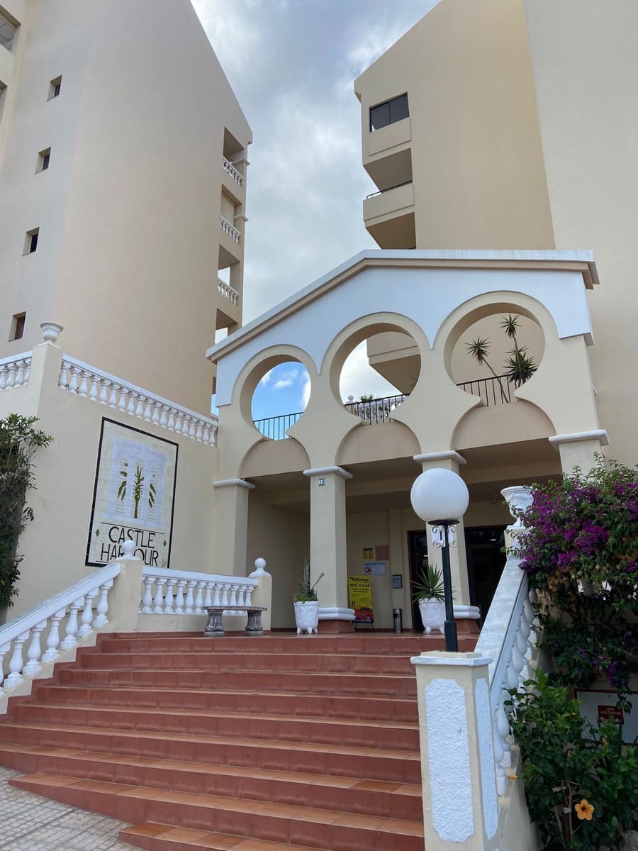 Yksiö vuokrattavana paikassa Los Cristianos mukana uima-altaan - 1 200 € (Ref: 9956777)