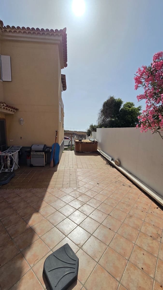 Villa/Maison de 3 chambres à louer à Granadilla de Abona - 1 800 € (Ref: 9959122)
