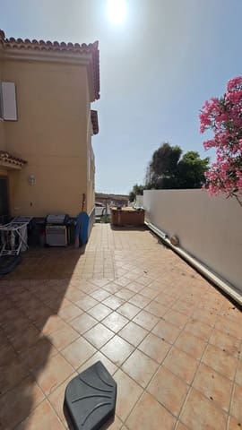 3 bedroom Villa for rent in Granadilla de Abona - € 1,800 (Ref: 9959122)