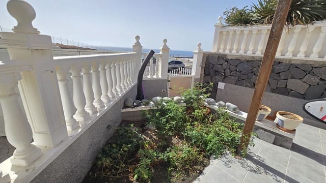 3 bedroom Villa for rent in Granadilla de Abona - € 1,800 (Ref: 9959122)