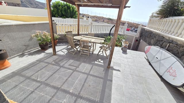 3 bedroom Villa for rent in Granadilla de Abona - € 1,800 (Ref: 9959122)