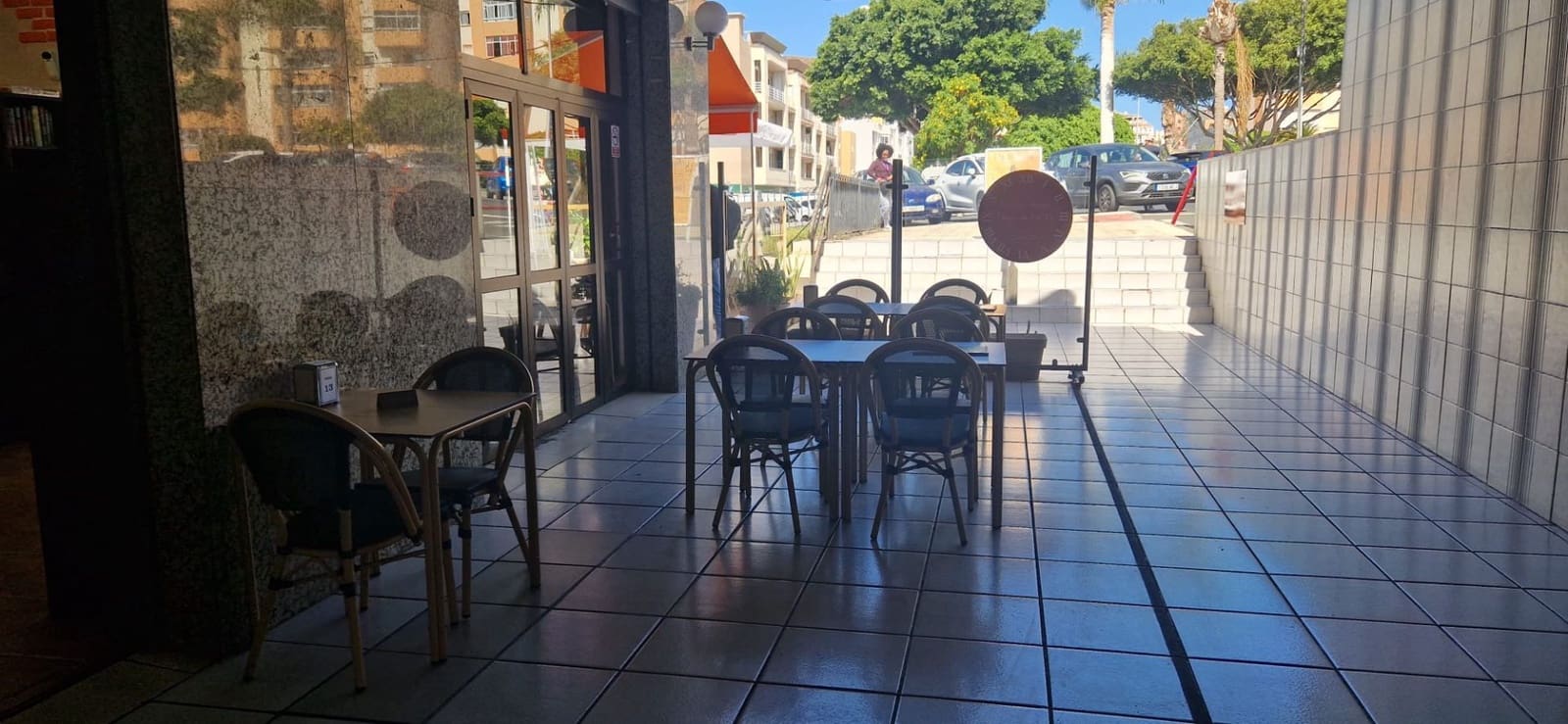 Commercial for rent in Los Cristianos - € 1,500 (Ref: 9972843)