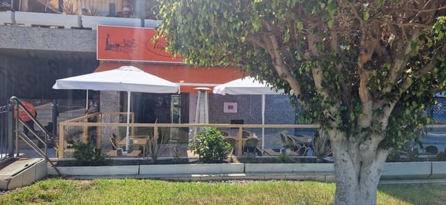 Comercial para arrendar em Los Cristianos, Arona - 1 500 € (Ref: 9972843)