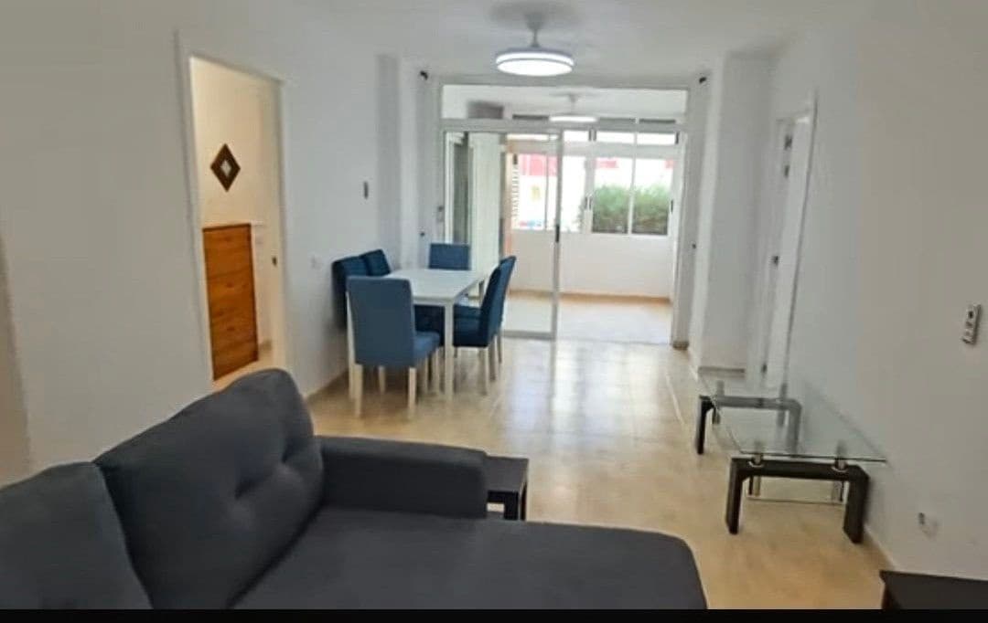 Apartamento de 2 habitaciones en Adeje en alquiler con piscina garaje - 1.390 € (Ref: 9976766)
