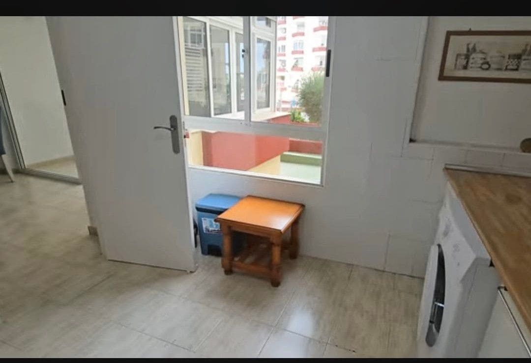 Apartamento de 2 habitaciones en Adeje en alquiler con piscina garaje - 1.390 € (Ref: 9976766)