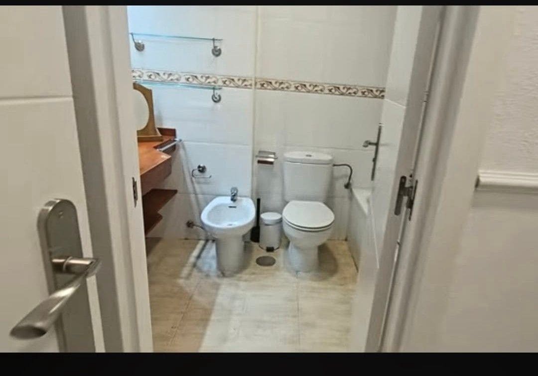 Apartamento de 2 habitaciones en Adeje en alquiler con piscina garaje - 1.390 € (Ref: 9976766)