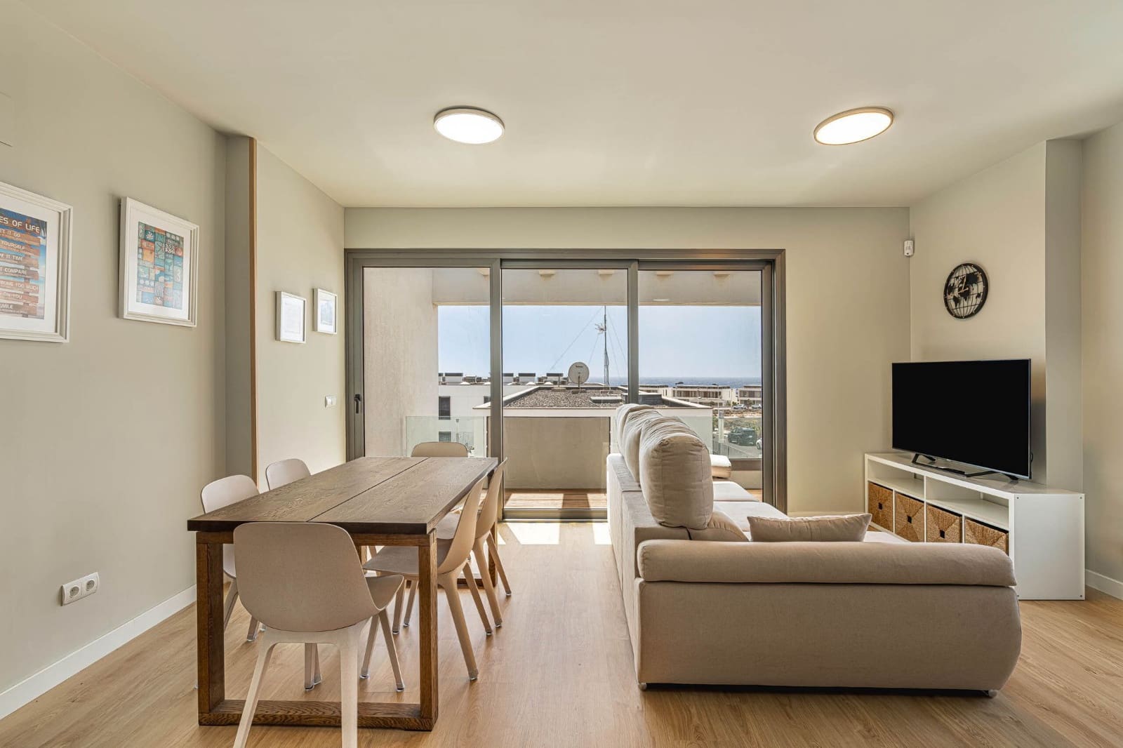 2 Zimmer Wohnung zu vermieten in Arico mit Pool Garage - 1.500 € (Ref: 9984373)