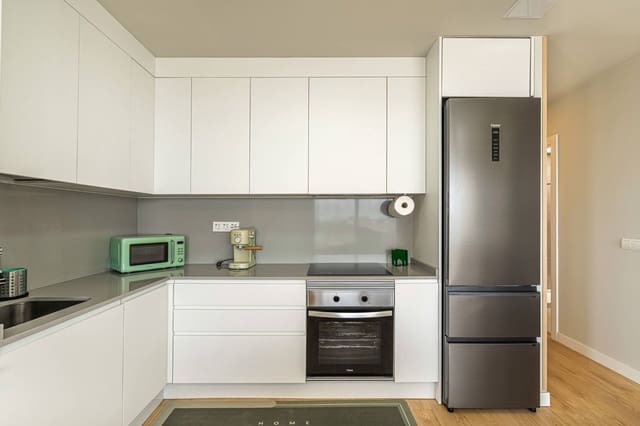 2 slaapkamer Flat te huur in Arico met zwembad garage - € 1.500 (Ref: 9984373)