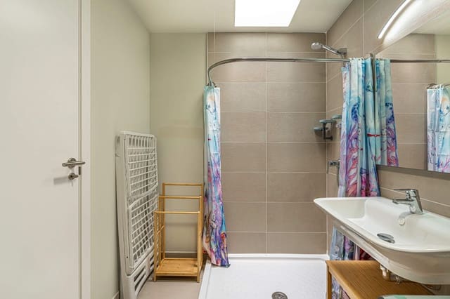 2 slaapkamer Flat te huur in Arico met zwembad garage - € 1.500 (Ref: 9984373)