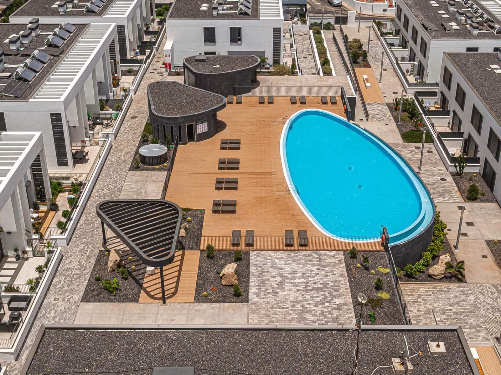 2 Zimmer Wohnung zu vermieten in Arico mit Pool Garage - 1.500 € (Ref: 9984373)