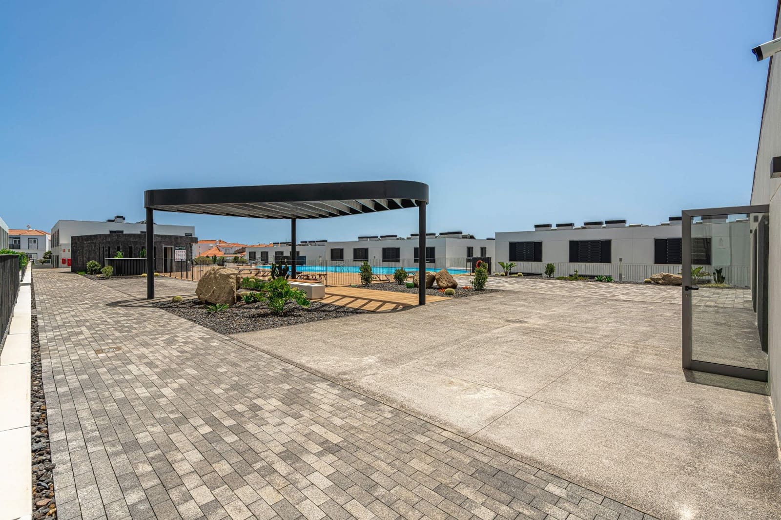 2 Zimmer Wohnung zu vermieten in Arico mit Pool Garage - 1.500 € (Ref: 9984373)