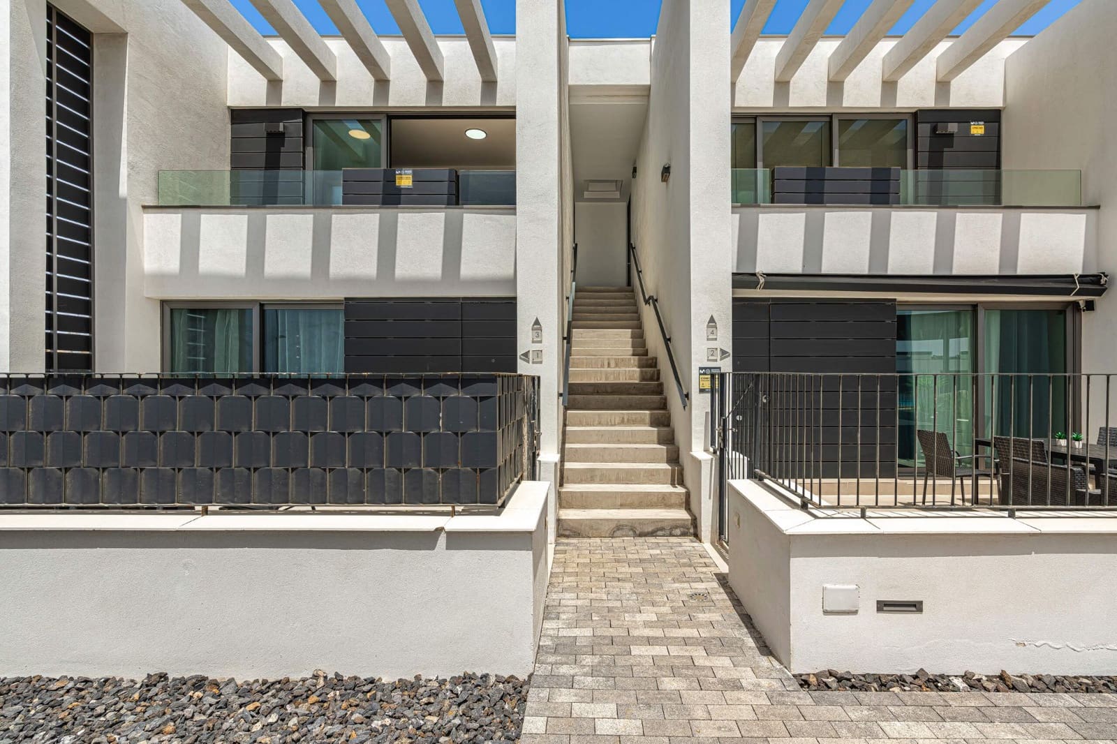 2 Zimmer Wohnung zu vermieten in Arico mit Pool Garage - 1.500 € (Ref: 9984373)
