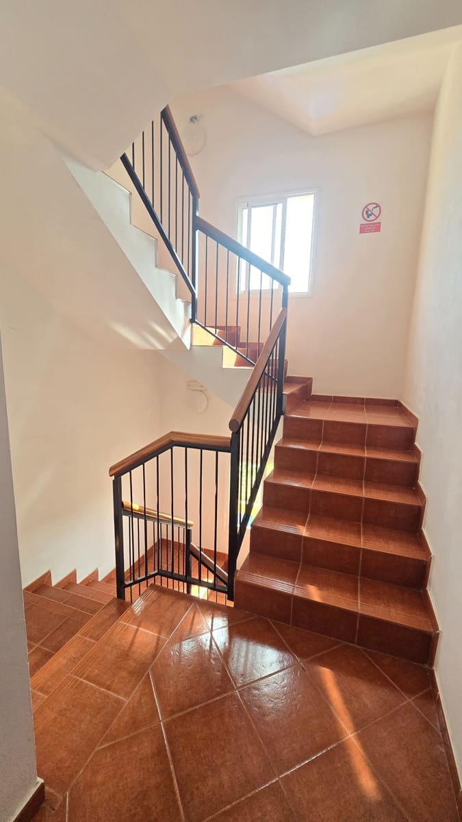 2 Zimmer Wohnung zu verkaufen in Cabo Blanco mit Garage - 215.000 € (Ref: 9986361)
