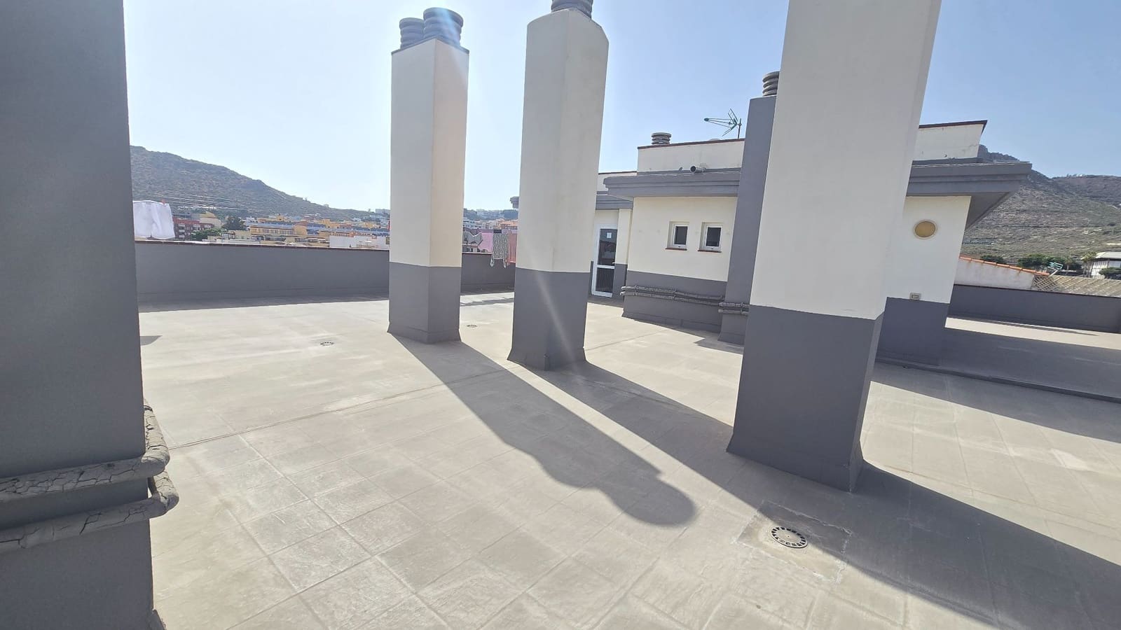 2 Zimmer Wohnung zu verkaufen in Cabo Blanco mit Garage - 215.000 € (Ref: 9986361)