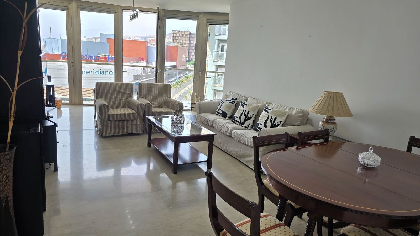 3 soveværelse Lejlighed til leje i Santa Cruz de Tenerife med garage - € 1.800 (Ref: 9994755)