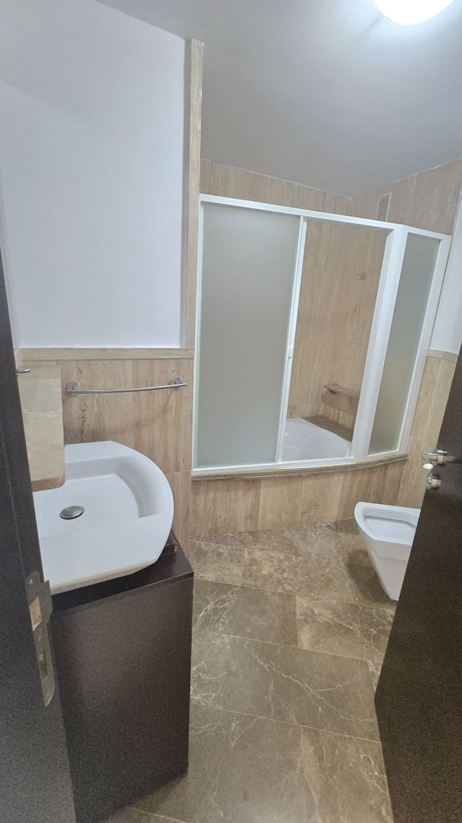 3 soveværelse Lejlighed til leje i Santa Cruz de Tenerife med garage - € 1.800 (Ref: 9994755)