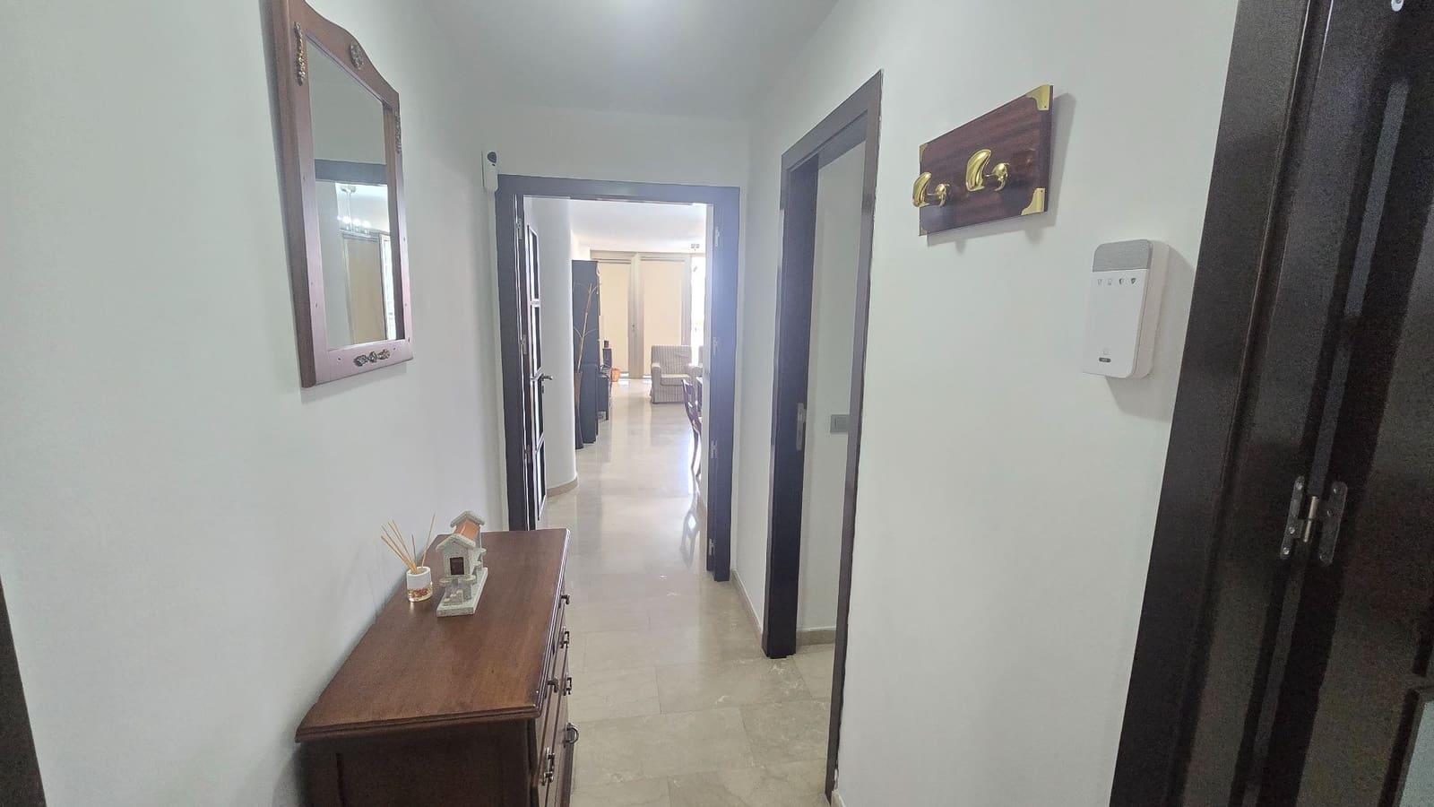 3 soveværelse Lejlighed til leje i Santa Cruz de Tenerife med garage - € 1.800 (Ref: 9994755)