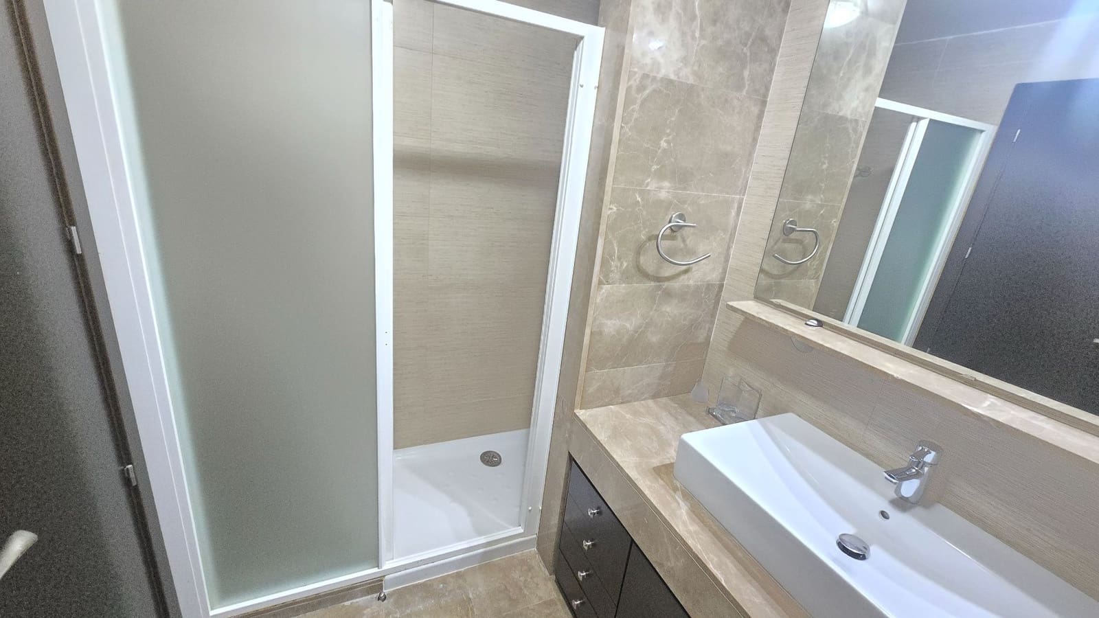 3 soveværelse Lejlighed til leje i Santa Cruz de Tenerife med garage - € 1.800 (Ref: 9994755)