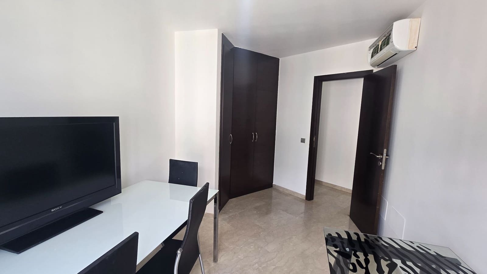 3 soveværelse Lejlighed til leje i Santa Cruz de Tenerife med garage - € 1.800 (Ref: 9994755)