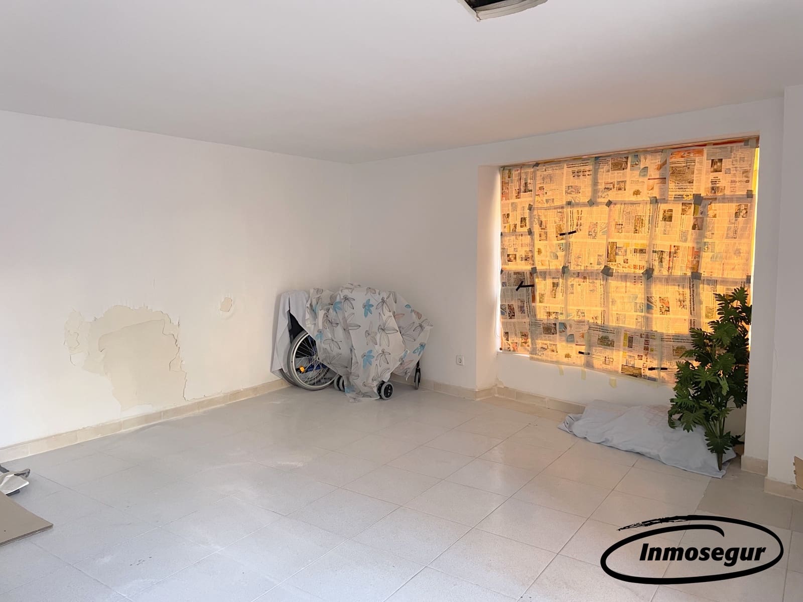 Shop for rent in Vila-seca - € 500 (Ref: 8728260)