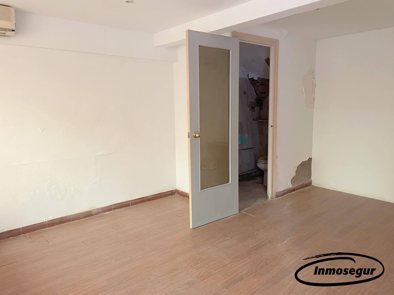 Shop for rent in Vila-seca - € 500 (Ref: 8728260)