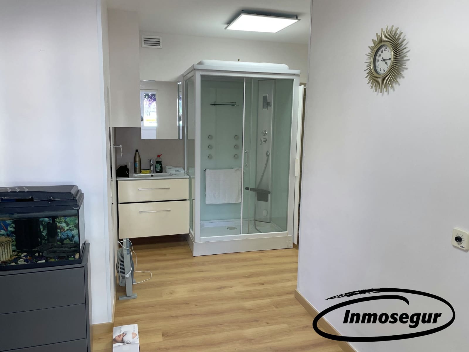 5 bedroom Shop for sale in Salou - € 263,000 (Ref: 8968946)