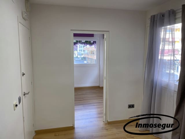 5 bedroom Shop for sale in Salou - € 263,000 (Ref: 8968946)