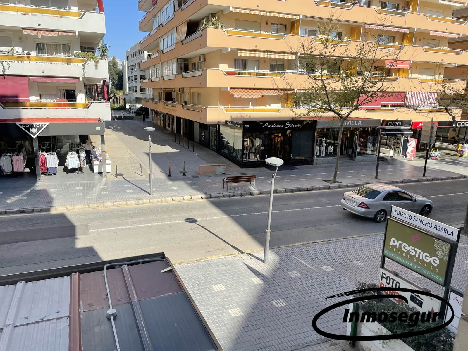 5 bedroom Shop for sale in Salou - € 263,000 (Ref: 8968946)