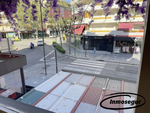 5 bedroom Shop for sale in Salou - € 263,000 (Ref: 8968946)