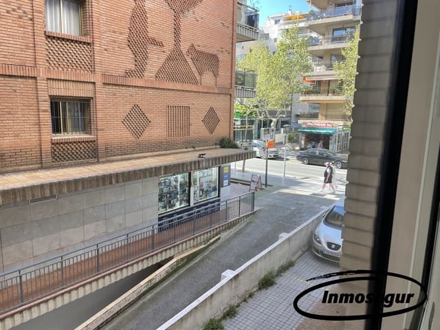 5 bedroom Shop for sale in Salou - € 263,000 (Ref: 8968946)